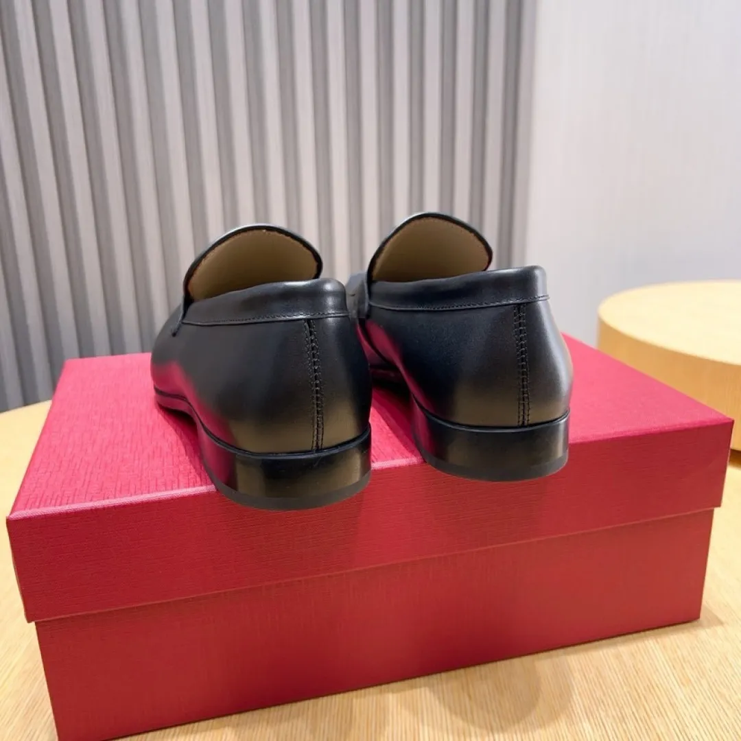 Factory P620💰🔥《Ferragamo》👏Latest•High-end top brand luxury~purchasing agent, top~quality. New fashionable business men's shoes🔜The uppers are made of original cashmere cowhide➕cowhide·lining, with fine workmanship. The original stylish and soft combination wear-resistant and non-slip outsole is light and comfortable on the feet. The real thing looks better in real life. Size: 38/44
